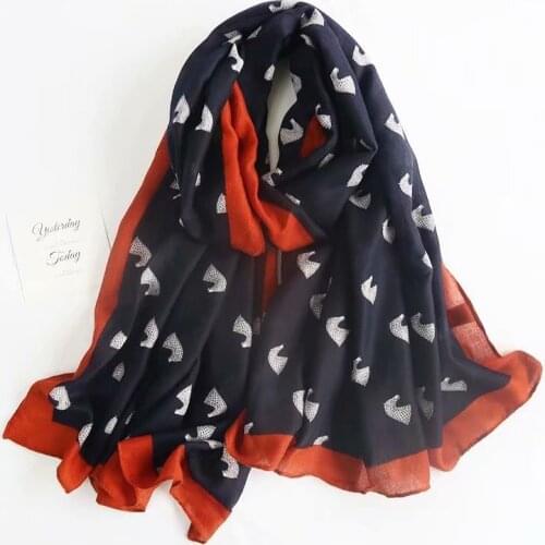 2021 new style Sping women pretty large horse head cotton scarves lady print luxury warm shawl beach muffler wraps hijab shawl