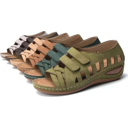 In summer, the new sandals are worn by women in large size 41- 43 with thick platform and hook and loop women sandals