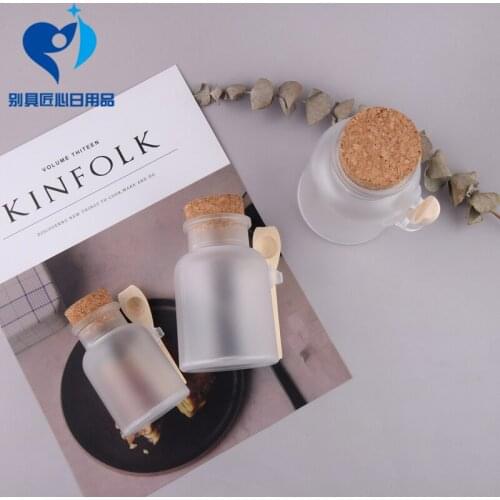 Free Shipping 1pcs 100ml/200ml Clear Round Cosmetic Empty Matte Cork Jar Bath Salt Bottle with Cork Stoppers Wood Spoon