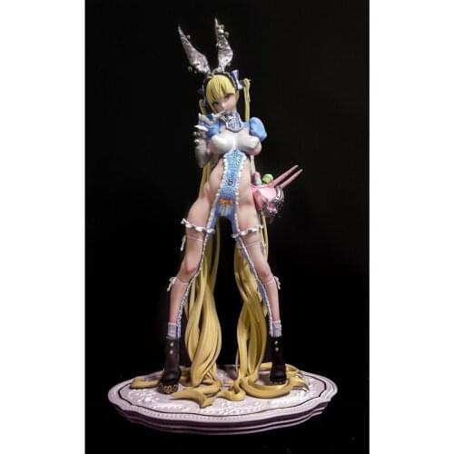 GK White Model Hand Maternity M Alice Nighthawk White Model