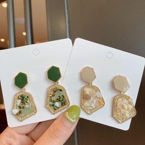 Sweet Girl Earrings 2020 Korean Fashion New Earrings Temperament Simple Crystal Earrings Womens Clothing Factory Wholesale