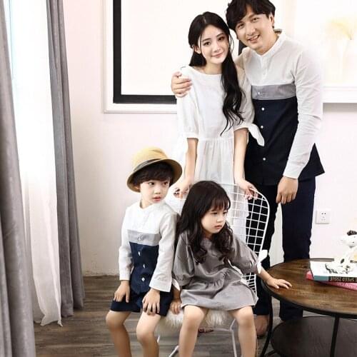 2018 new Family Matching Outfits Mother White Dress Daughter Grey Dresses Father son T-shirts Blouse Family Vacation Clothes