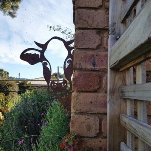 Metal Peeping Cow Outdoor Garden Ornaments Art Farm Yard Wall Tree Pendant Cattle Decoration Garden Statues Sculptures