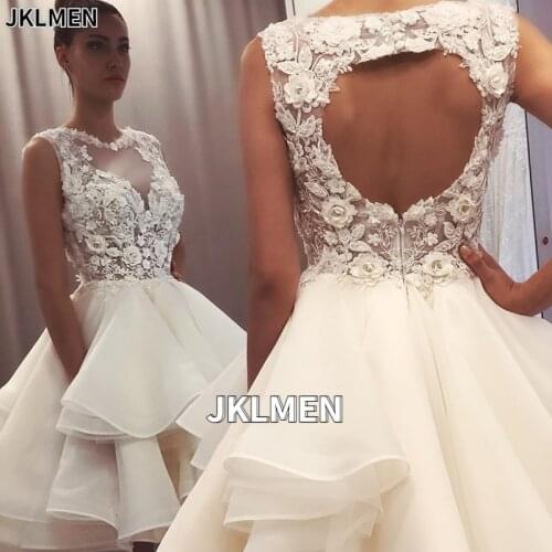 2021 New Lovely Short Lace Sleeveless Bridal Wedding Dresses Knee Length Illusion O Neck Wedding Gowns for Bride Cut Out Back