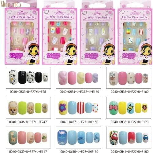 Artificial Childrens Fake Nail Tips with Pre-glue Designs 24 Pcs Coffin Clear Display Set Press on Short Kiss False Nail Tips