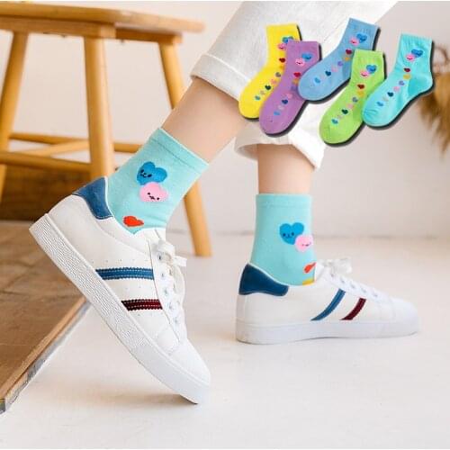 Women Socks Red Heart Pattern With Big Eyes Cute Campus Simple Harajuku Female Sokken Kawaii Happy Socks Sweet Girls Streetwear