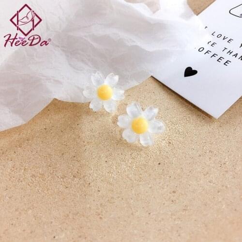 Korean Sweet Girls Daisy Stud Earrings 2021 Summer New Fashion Cute Flower 925 Silver Needle Ear Nail Women Graceful Jewelry