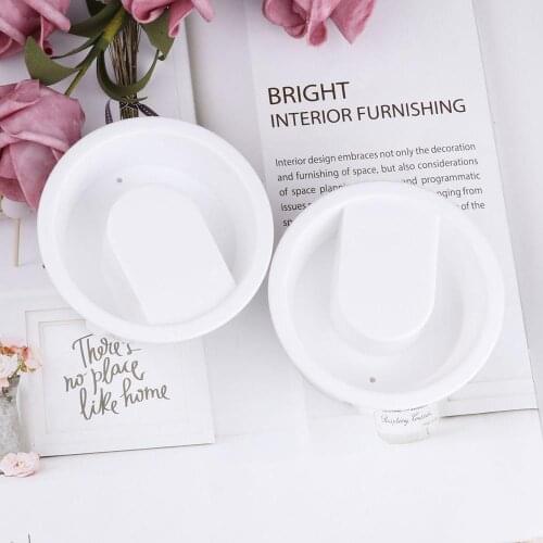 2Pcs White Lids Glass Water Carafe Plastic Covers Stoppers Anti Dust Non Splash Bottle Plugs Leak Proof Caps for Bistro Pitcher
