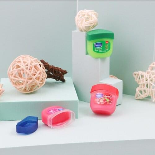 Prevent Cracking and Repair The Lip Line for Long-lasting Moisture. Lip Balm Vaseline Lip Balm Can Moisturize Lips Strawberry