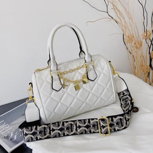 Womens Totes Bag Boston Shape Womens Handbag 2021 Chain Messenger Bag Fashion Shoulder Crossbody Simple Purse Bag