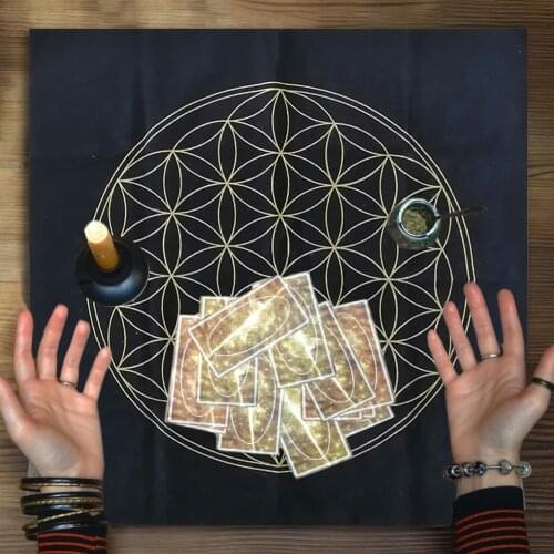 Tarot Card Tablecloth Astrology Tarot Divination Cards Triquetra Pagan Wheel of the Year Soft Lightweight Tarot Card Tablecloth
