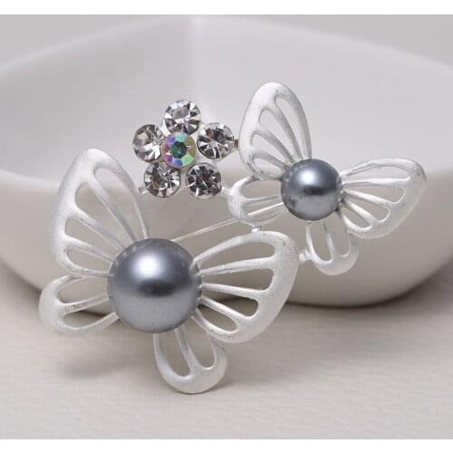 Butterfly Pearl Brooches Luxury Pearl For Women Badges Cardigan Laple Pins Scarf Clip Rhinestone Bouquet Plant Accessories