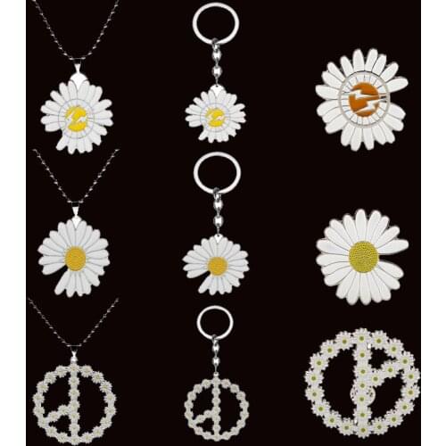 Enamel Daisy Flower Pendant Necklace Daisy Round Shape Drop Necklace Natural Bouquet Jewelry Beads Chain Women Choker Necklace