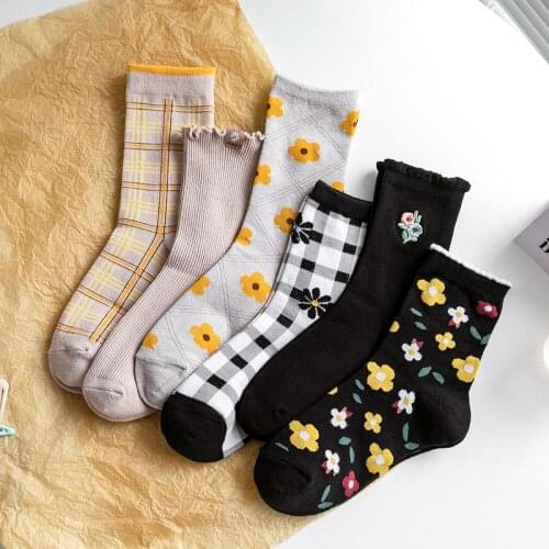 Fashion Women Socks Autumn New Comfort Socks Girls Preppy Style Ruffles Brief Breathable Cute Cotton Socks Lady Korea Style