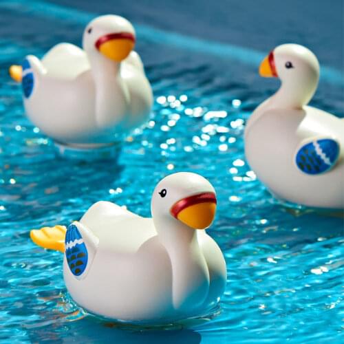 1 Pcs Baby Bathing Toy Kids Cute Duck Bathroom Shower Swimming Water Toys Kids Gift Kids Beach Bath Toys