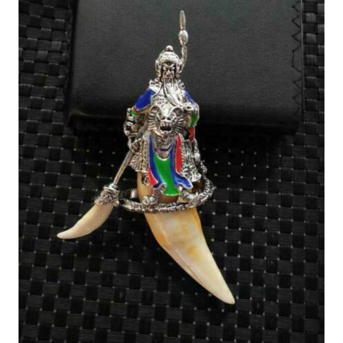 Chinese Antique Tibetan silver Guan Gong pan long Tiger tooth pendant