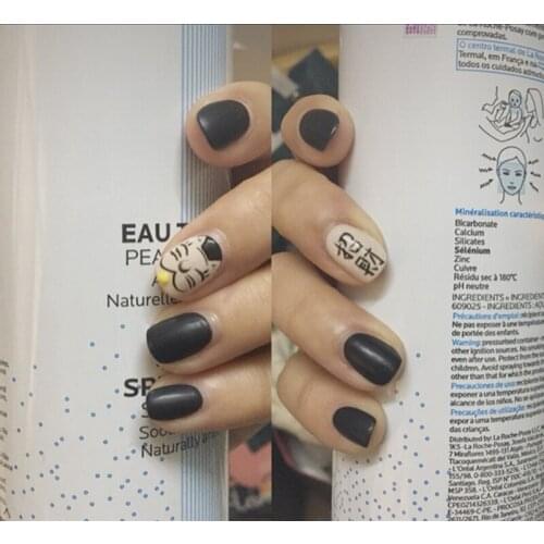 Matte black hit pure color with Fortune Cat pattern fake nails Japanese 24pcs lady full nail tips cartoon false nails short size