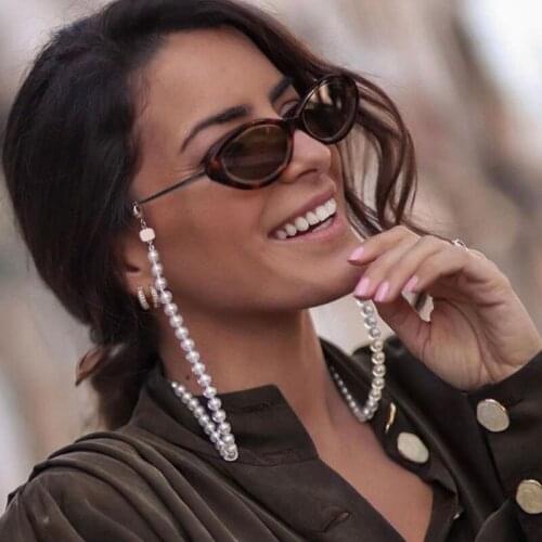 Fashion Pearl Glasses Chain Cat Eye Designer Sunglasses Women 2021 Trendy Female Shades Metal Small Sun Glasses with Lanyard