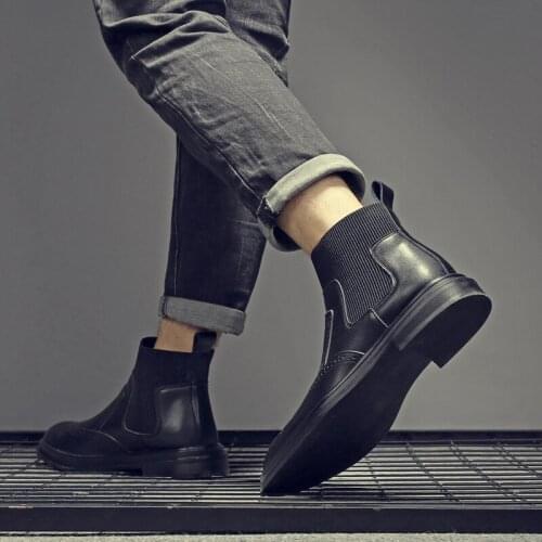 2021 Mens New Fashion Genuine Leather Mens Casual Classic Retro Style Leather Sleeve Ankle Pointed Toe Low-Heeled Brogue Shoes