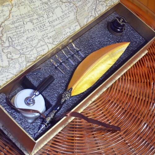 Gold Color Retro Carving Quill Feather Pen Set with Pen Holder 5 Nibs 1 Ink Signature Calligraphy Gift Feather Dip Pen