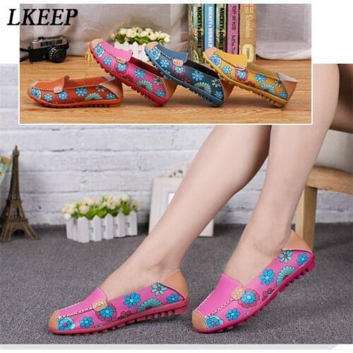 High Quality Fashion Flowers Printing Flat Slip On Shoes PU Leather Shoes Women Flats Boat Shoes Soft Gommino Flats