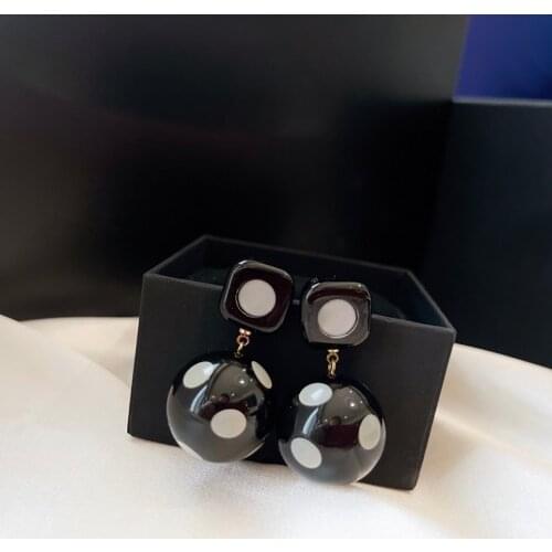 Hot Brand Fashion Retro Jewelry Football Earrings Resin Stud Earrings Black White Football Earrings Round Design Sports Earrings