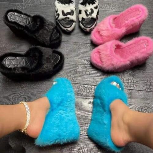 2021 Autumn New Fur Slippers Flat Wedge Heel Slippers Women High-heeled Furry Drag Fashion Outdoor All-match Shoes Slippers
