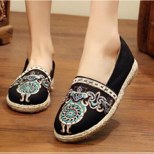 Spring Autumn Fashion China Style Vintage Embroider Canvas Network Reds Ankle Women Lazy Shoes Slip-On Lady Flats 190918