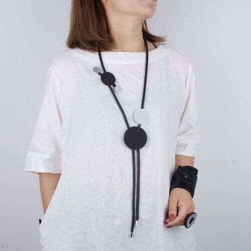 YD&YDBZ Round Foam Pendant Necklaces For Women Luxurious Silver Color Metal Jewelry Long Necklace Classic Party Festival Gift