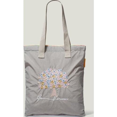 Confident Queen Women's Bags Shoppers