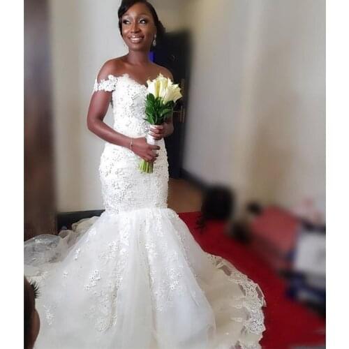 2020 Charming Mermaid African Wedding Dresses Off Shoulder Vintage Lace 3D Floral Black Girls Nigeria Arabic Country Plus Size