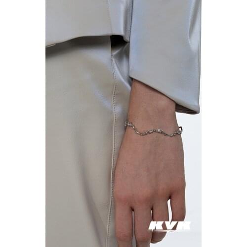 KVK bracelet with a sense of niche design