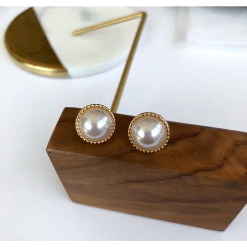 2021 Korean New Simple Geometry Pearl Clip on Earrings Fashion Temperament Sweet Round Stud Earrings for Female Girl Jewelry