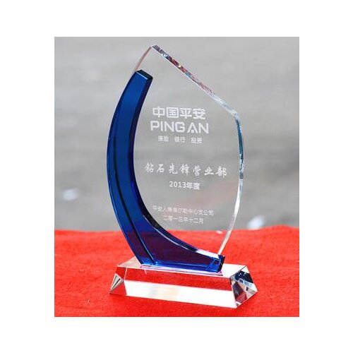 Crystal trophy blue edge crystal sailboat crystal year-end award spot custom creative lettering World Cup scene Custom soccer