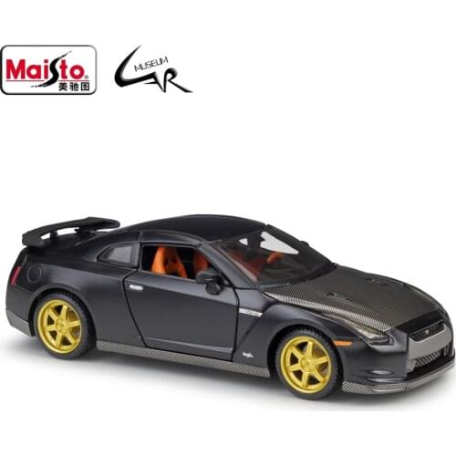 Maisto 1:24 Model Car Simulation Alloy Racing Metal Toy Car Children Toy Gift Collection 2009 Nissan GT-R Modified Version