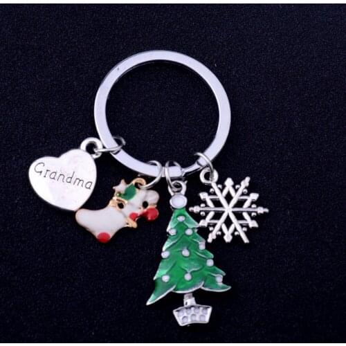 12PC/Lot Love Grandma Keychain Christmas Tree Stocking Snowflake Charms Keyring Family Xmas Gift For Nana Grandmother Key Chains