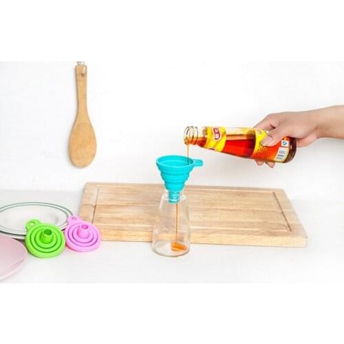 2pcs/lot Silicone Foldable Funnel Mini Silicone Collapsible Style Funnel Folding Portable Funnels Be Hung Kitche KW 015