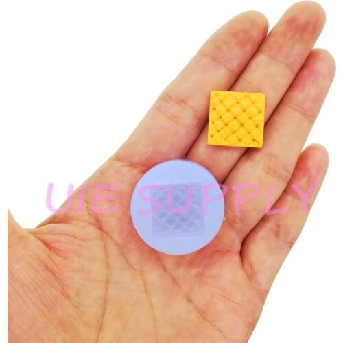 BYL453U 16.5mm x 16.3mm Square Cabochon Silicone Mold for Resin Earrings Necklace Pendant Making Clay Craft Candy Fondant Deco