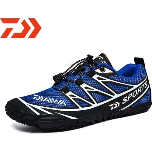 Daiwa 2021 Summer Barefoot Aqua Water Shoes New Beach Shoes Upstream Shoes For Men Sneakers Outdoor Swimming Fishing Footwear