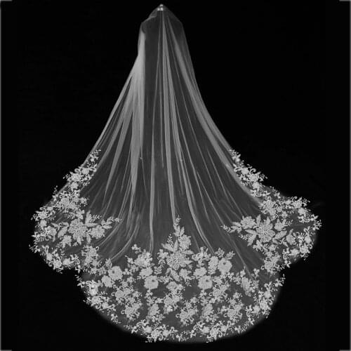 Stunning Wedding Veil With Lace Appliqued Comb One Layers Soft Net Cheap Bridal Veils White Ivory Champagne Customize