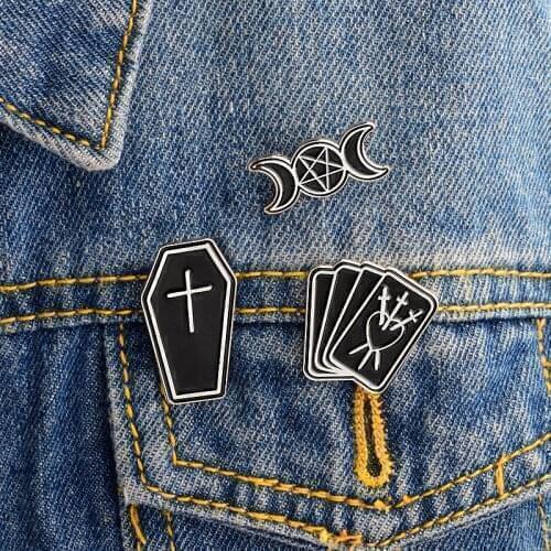 3pcs/set Coffin Moon Star Poker Goth Enamel Pins Brooches Denim Jacket Pin Buckle Shirt Badge Fashion Gifts for Friend Wholesale