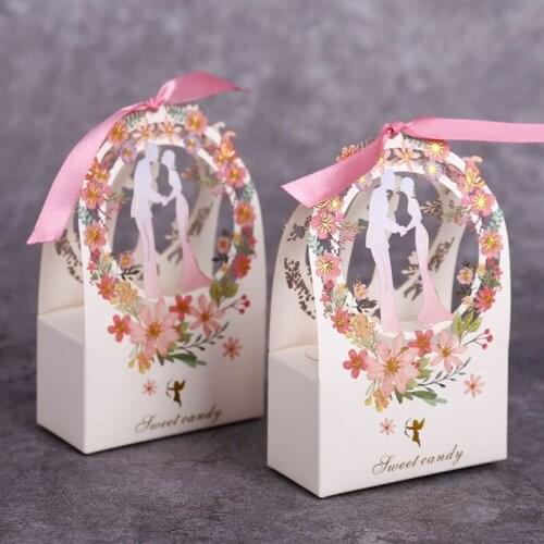 50 Pcs White Floral Gift Box Candy Bride Groom Wedding Cardboard Bonbonniere Packaging Paper Box Chocolate Sweets Laser Cut