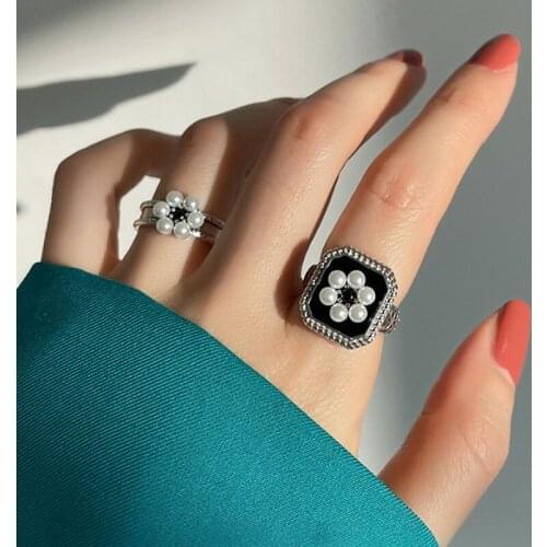 Vintage Aesthetic Pearls Rings for Women New Fashion Minimalist Geometric Handmade on Phalanx Adjustable Engagement Jewelry Gift