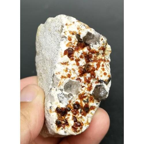 90g Natural Garnet mineral crystal specimen Stones and crystals Rough quartz