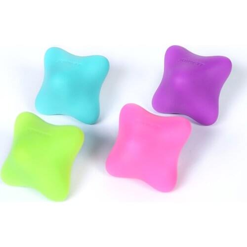 Holding a hexagonal massage ball, muscle relaxation, fascia ball, health care meridian, yoga, fitness, sole of foot