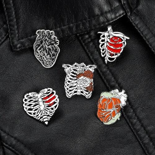 Punk Jewelry Gothic Skull Organ Heart Enamel Pin Brooches Bag Clothes Lapel Pin Badge Halloween Jewelry Gift for Friends