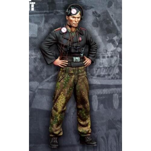 1:35 tank soldier 586