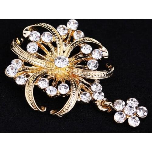 New scarf clasp jewelry pendants brooch Gold Flower Rhinestone Brooches wedding clip For Women
