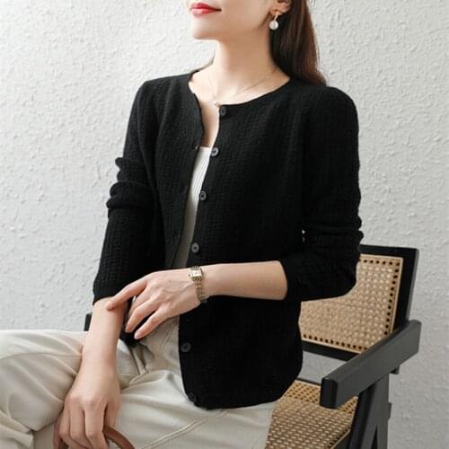 Low round neck long-sleeved cardigan loose and versatile top 21 spring new fashion plaid outer wear wool knitted bottoming shirt