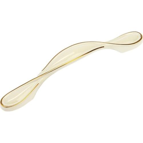 Maestra Cabinet Handles